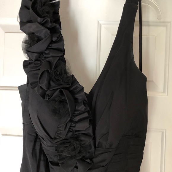 2 Formal Dresses - Picture 5 of 6